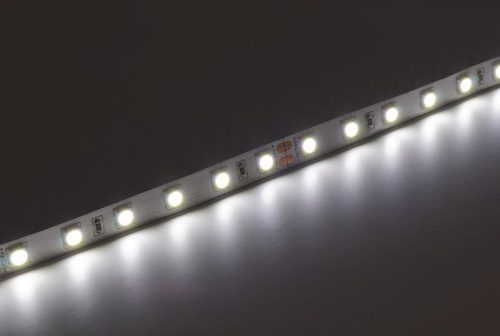 Beltéri hideg fehér led szalag SMD 5050 9w/m 60led/m