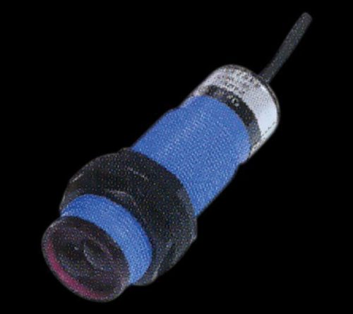 Fotoelektromos szenzor EL-G30-3C101 PNP