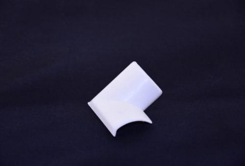 Műanyag kábelcsatorna sarokba illeszthető 23x23 L sarok elem
