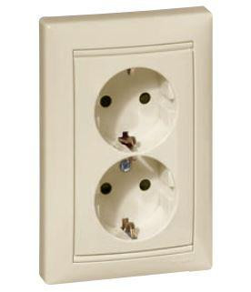 Legrand Valena 2x2P+F dugalj elefántcsont