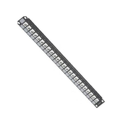 Üres patch panel műanyag kábeltartóval