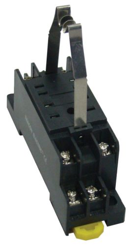 Relé aljzat RM09