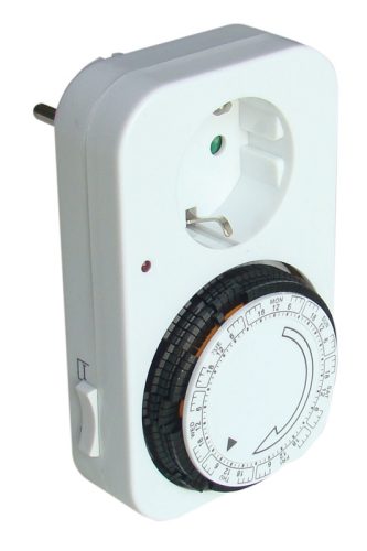 Dugaszolható heti kapcsolóóra, elektromechanikus IP20